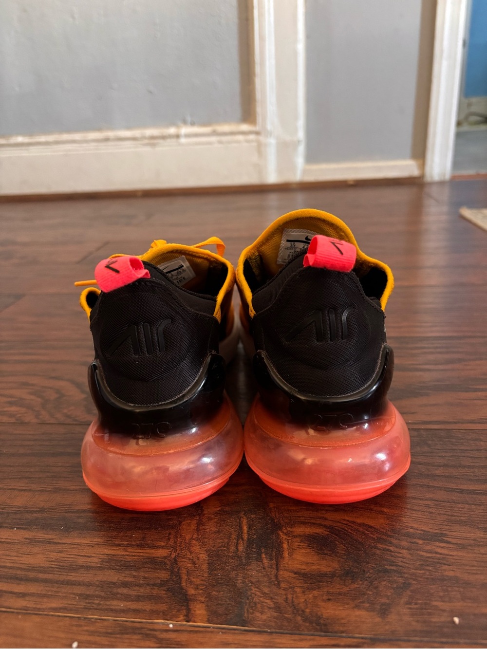 Nike university gold air max 270 size 5Y, W7 - Picture 6 of 8